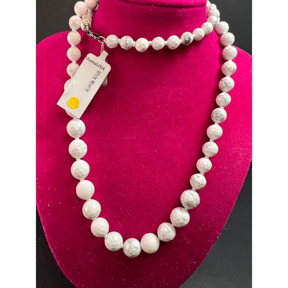 NEW howlite graduated knotted necklace with sterling silver clasp - Picture 2 of 13